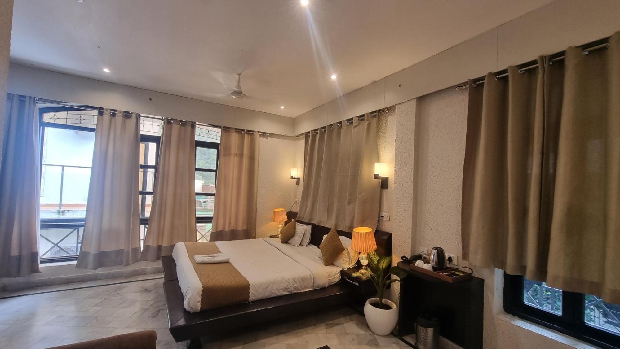 Praana Wellness Resort By Around Stays Rishīkesh Exterior foto